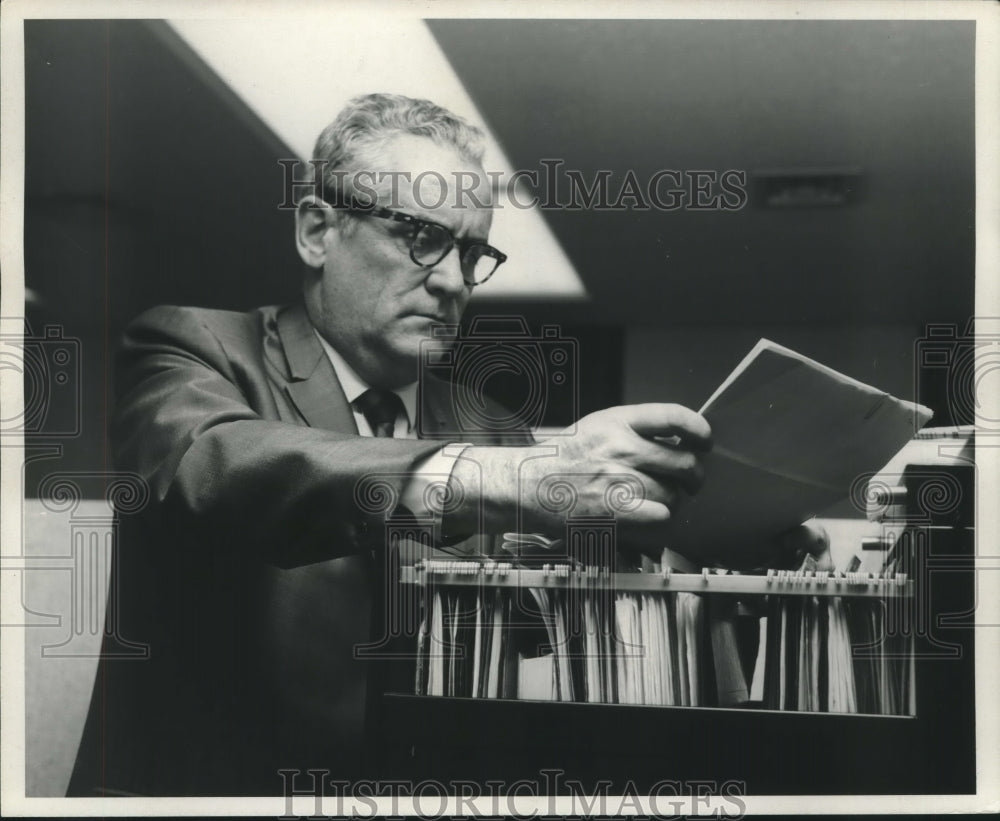 1970 Press Photo Football Commissioner Rozell with Files in Office - nos09808- Historic Images