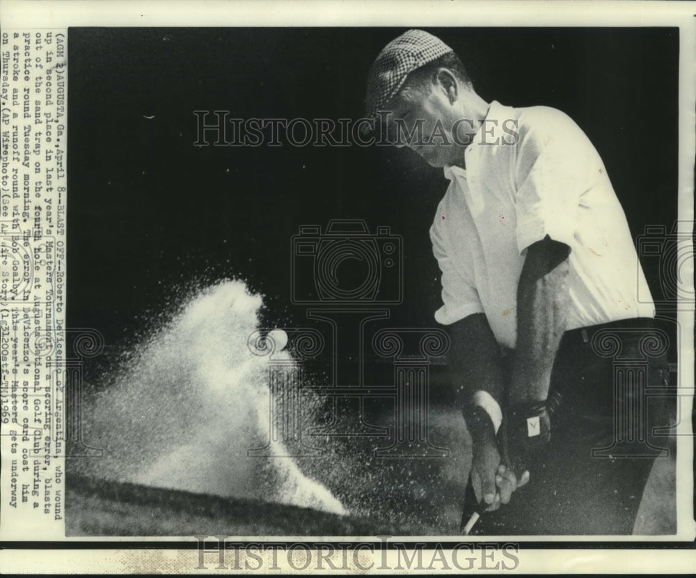 1969 Press Photo Roberto DeVicenzo of Argentina, Golfer in Masters Tournament - Historic Images