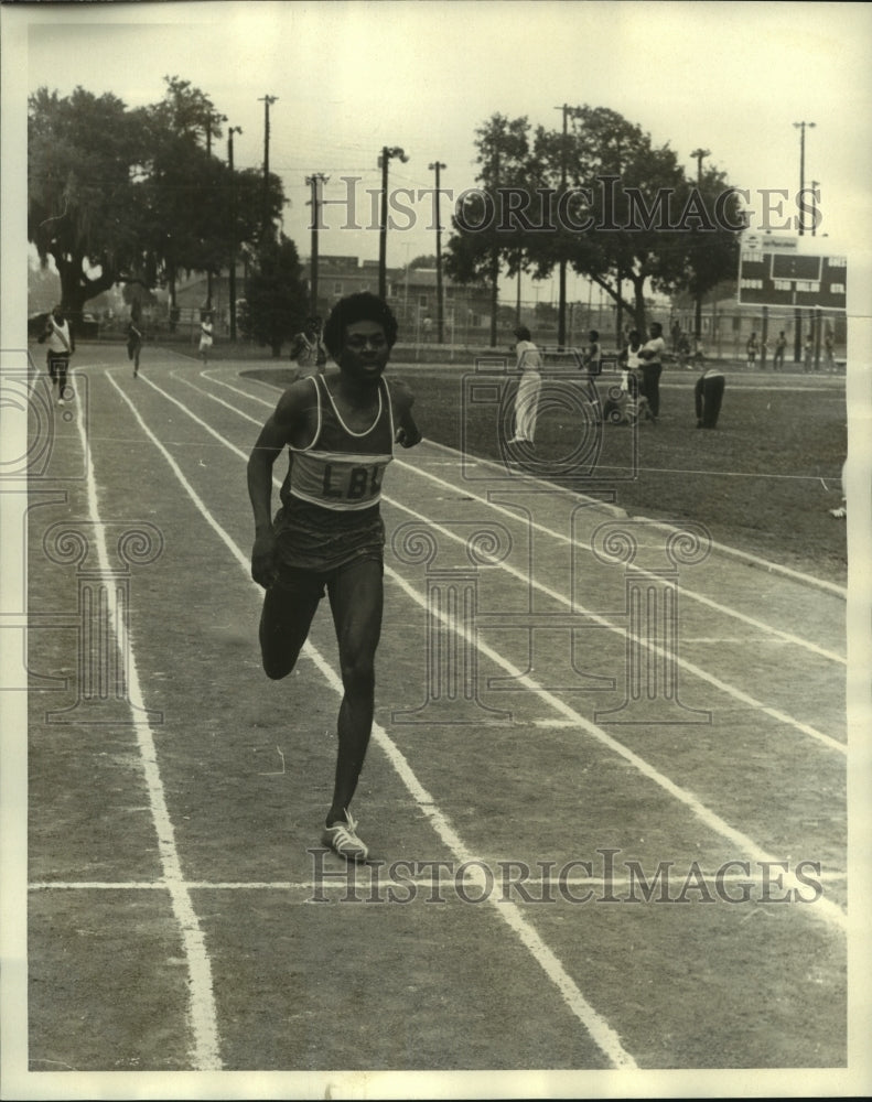 1971 Press Photo Fred Foley, Landry 440 Track and Relay Runner at Race - Historic Images