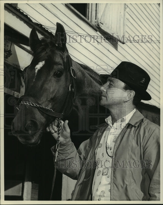 Trainer Dave Erb with Charles E. Nicholas' Race Horse Bayou Bourg - Historic Images