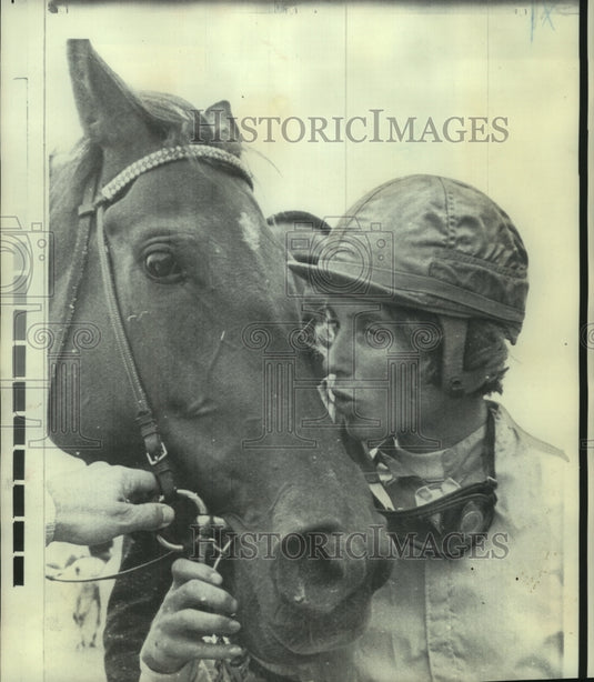 1969 Press Photo Apprentice Jockey Diane Crump with Race Horse Tou Ritzi- Historic Images