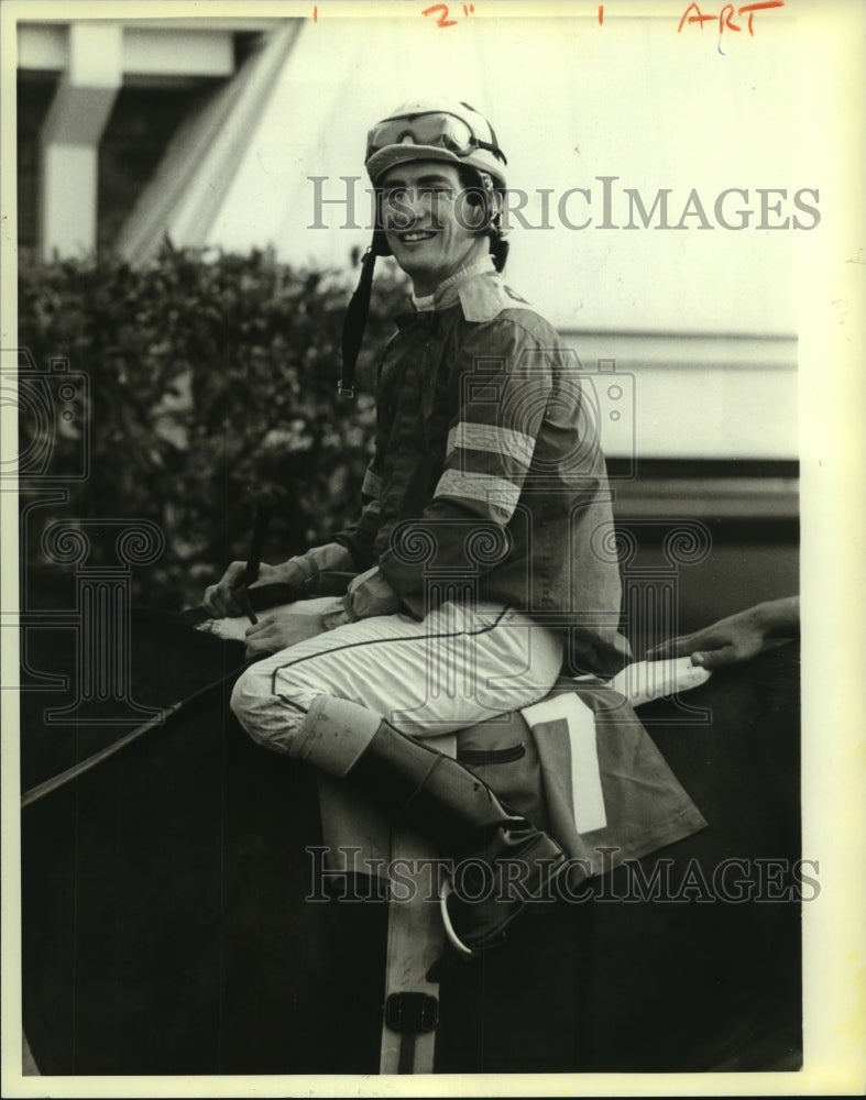 1987 Press Photo Jockey Allen Dupuy, Performing Pappy-Fair Grounds Winner Circle - Historic Images