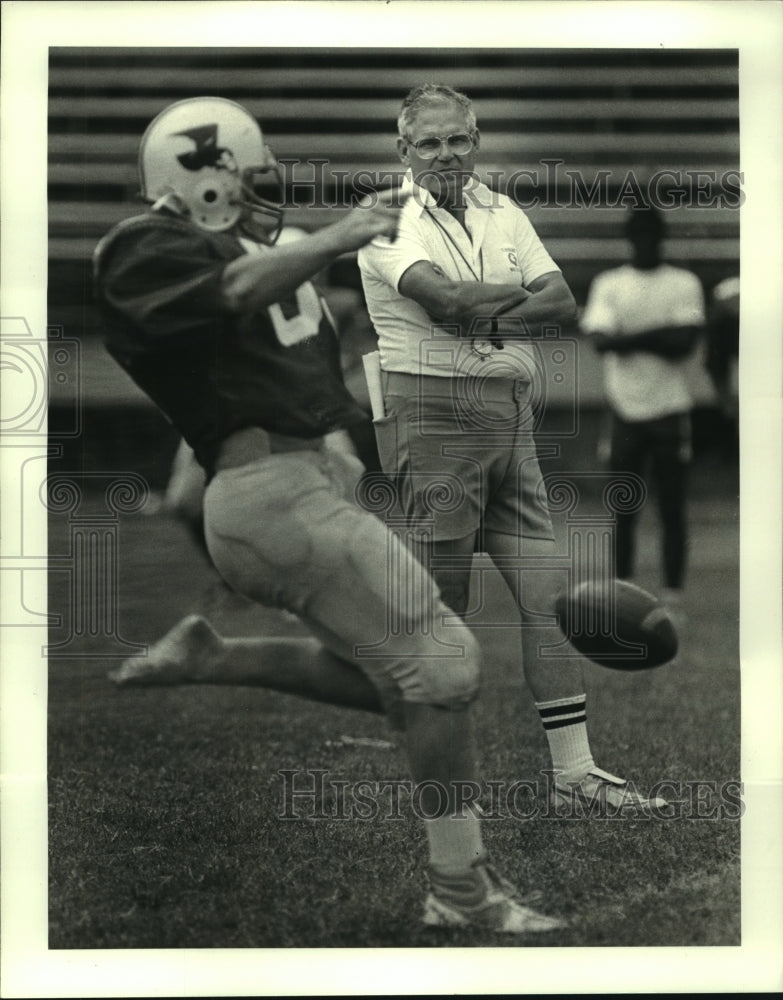 1986 Press Photo Emile Evans, Saint Bernard High School Football Player - Historic Images