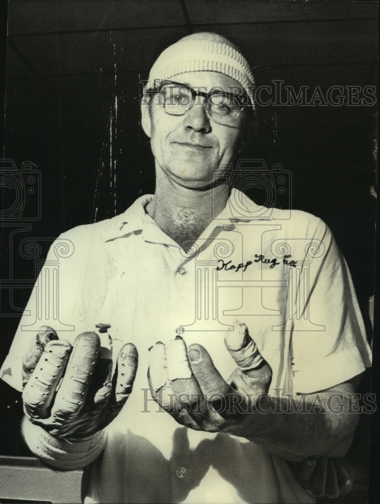 1971 Press Photo Richard Dewey, Bowler at Kansas City Orchestra Fund Raiser - Historic Images