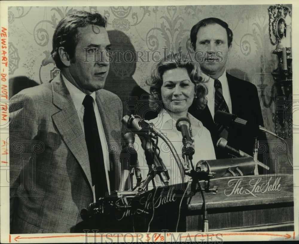 1975 Press Photo Jim Finks, General Manager of the Chicago Bears Football Team- Historic Images