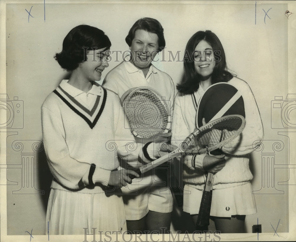 1968 Leslie Evans, Orleans Women&#39;s Tennis Club President with Others - Historic Images