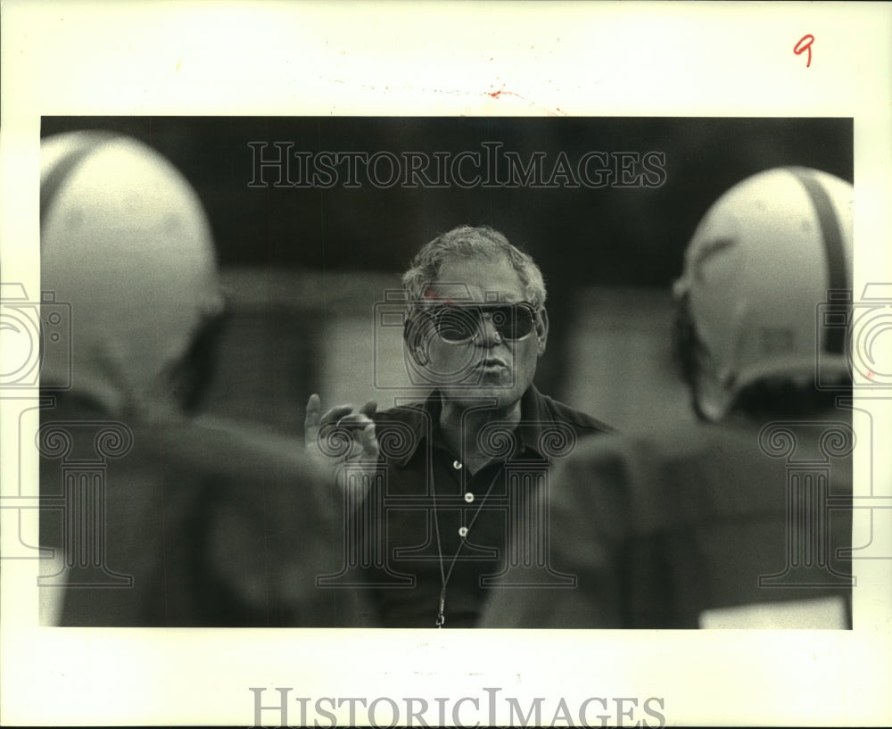 1985 Press Photo Emile Evans, St. Bernard High School Head Football Coach - Historic Images