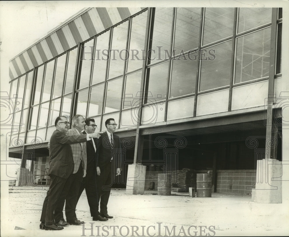Press Photo Officials at Horse Racing Building Construction - nos11105- Historic Images