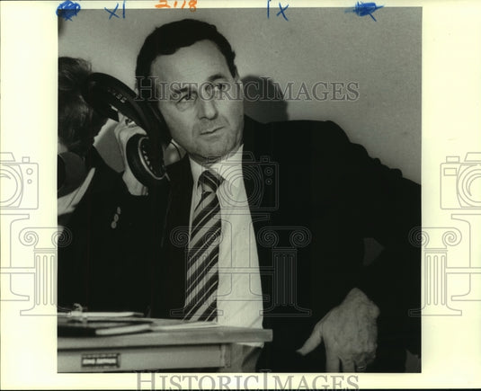 1984 Press Photo Dick Coury, Breakers Football Coach at Superdome Draft - Historic Images