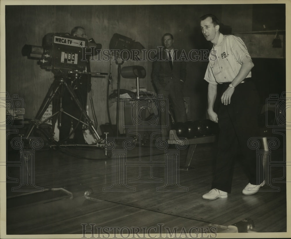 1968 Press Photo Dean Courtade, New Orleans Bowling Professional at Lanes - Historic Images