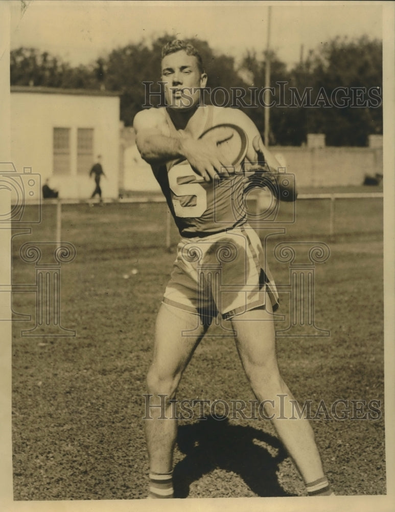 1960 Press Photo Discus thrower Carl Durst prepares a throw - nos11647- Historic Images