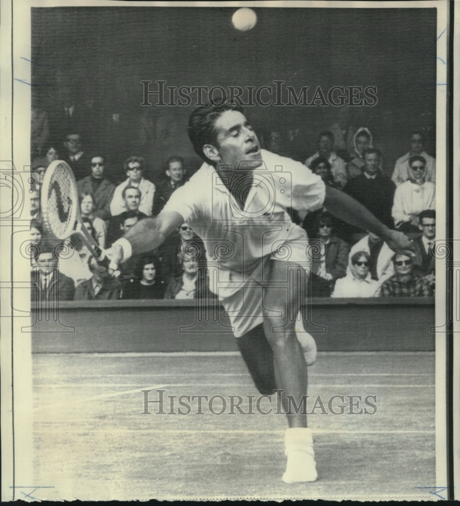 1968 Press Photo Tennis - Pancho Gonzales of United States at Wimbledon- Historic Images