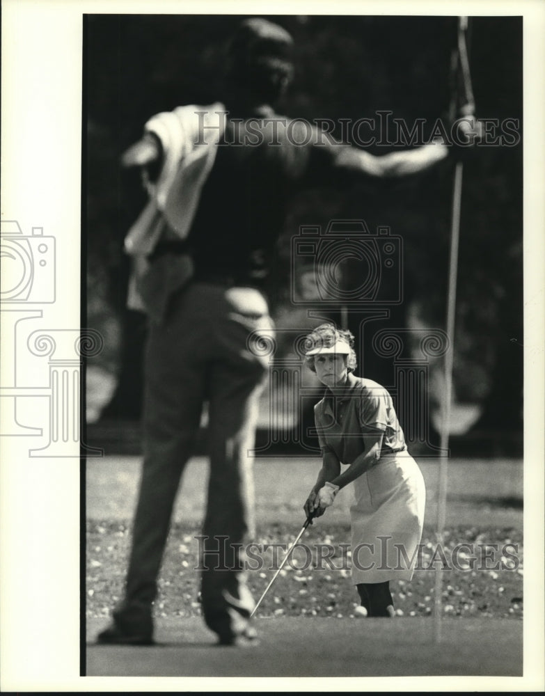 1988 Golf - Clara Smith Putts in City Championship at Audubon Park - Historic Images