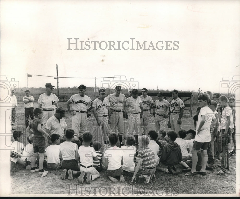 1967 Press Photo Diamond Club baseball clinic at Wentwood Playground - nos12435 - Historic Images