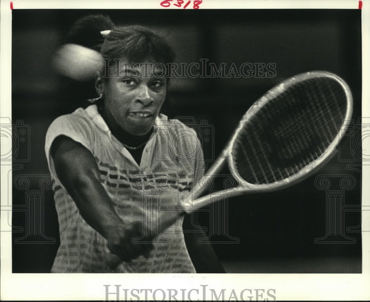 1986 Press Photo Tennis player ZIna Garrison during a win over Candy Reynolds - Historic Images