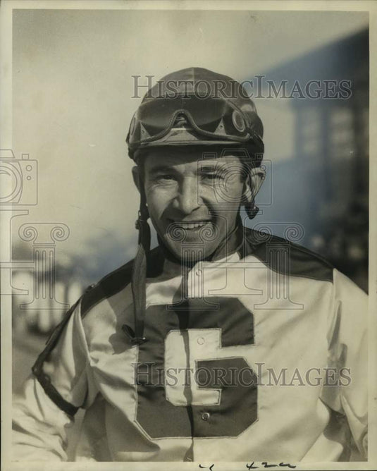 Press Photo Horse Racing - Larry Gilligan, Jockey - nos13023- Historic Images