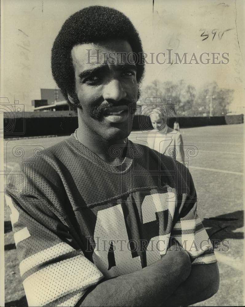 1975 Press Photo Minnesota Vikings Football John Gilliam with Arms Folded- Historic Images