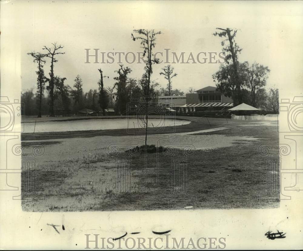 1973 Press Photo Wet No. 18 golf hole at the postponed Greater New Orleans Open - Historic Images