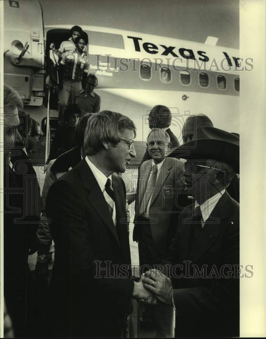 1980 Press Photo Arkansas college football coach Lou Holtz at the Sugar Bowl - Historic Images