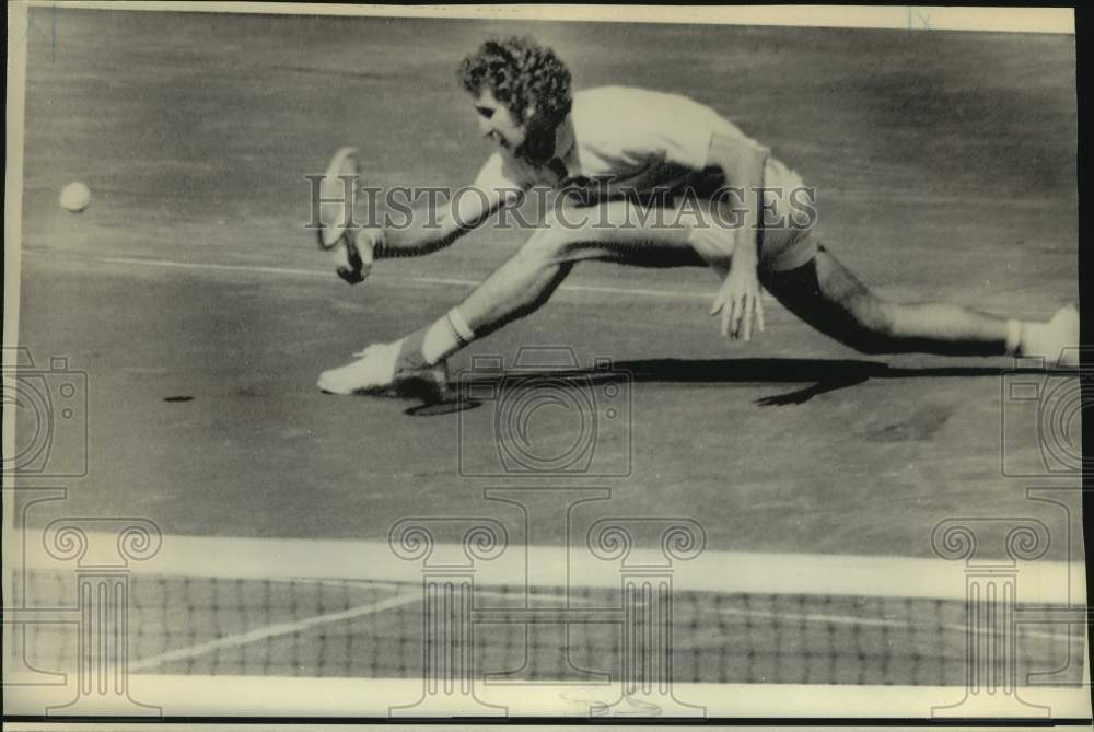 1975 Press Photo American Davis Cup tennis player Brian Gottfried - nos15365- Historic Images