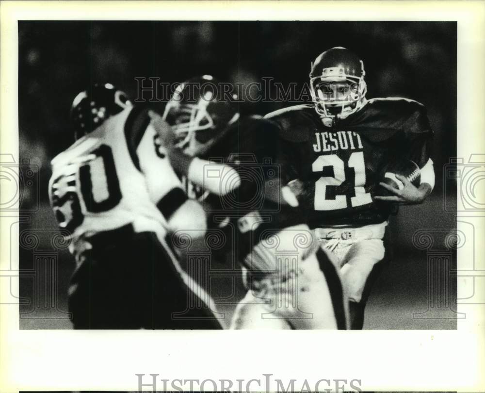 1990 Press Photo Jesuit and Catholic high schools play prep football - nos15390- Historic Images