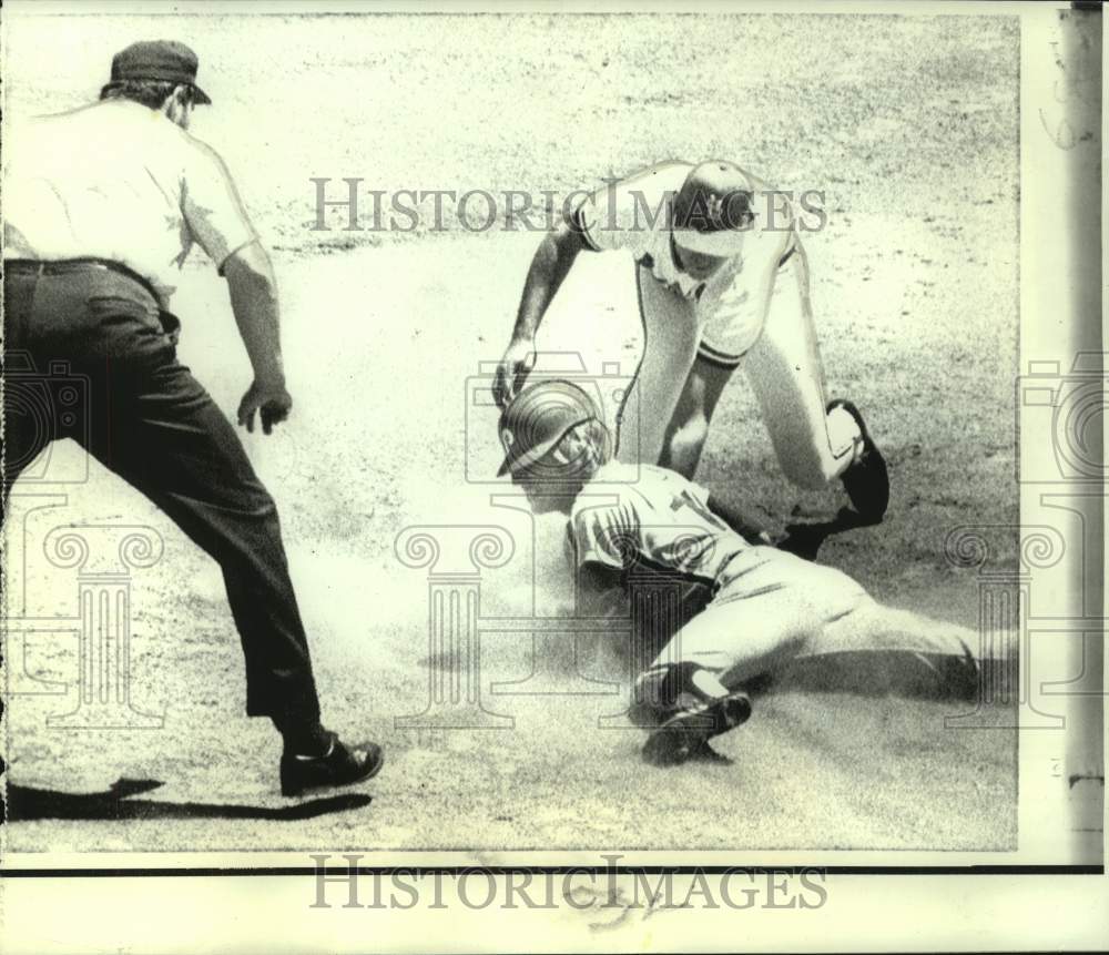 1973 Press Photo Philadelphia Phillies and St. Louis Cardinals play baseball- Historic Images