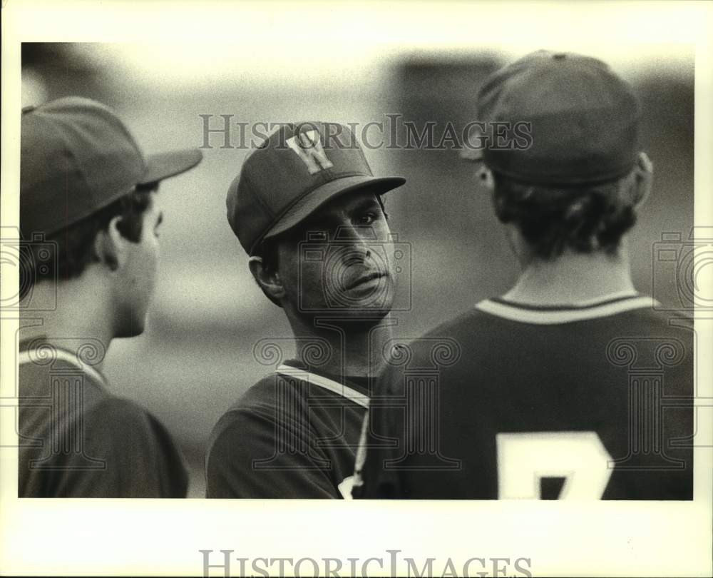 1985 Press Photo Wendy&#39;s baseball coach Barry Hebert - nos15814 - Historic Images