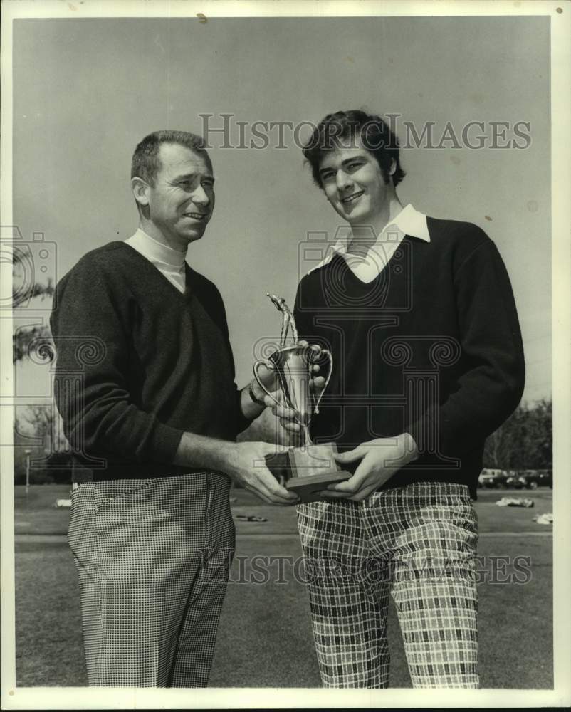 1973 Press Photo Golfers Jim Hart and Scott Nicholas - nos15856 - Historic Images