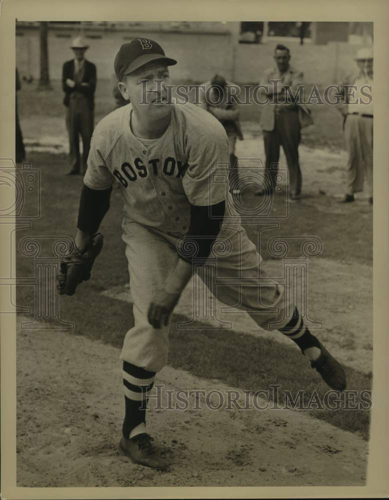 Press Photo Boston Red Sox baseball pitcher Mickey Harris - nos15870- Historic Images