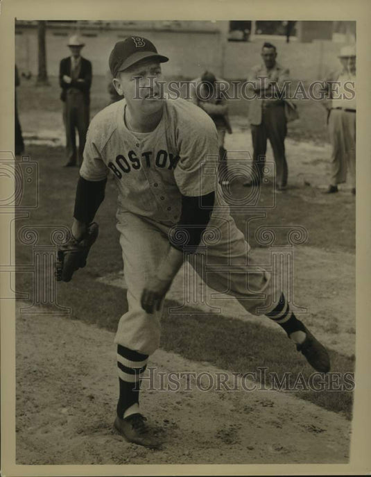 Press Photo Boston Red Sox baseball pitcher Mickey Harris - nos15870- Historic Images