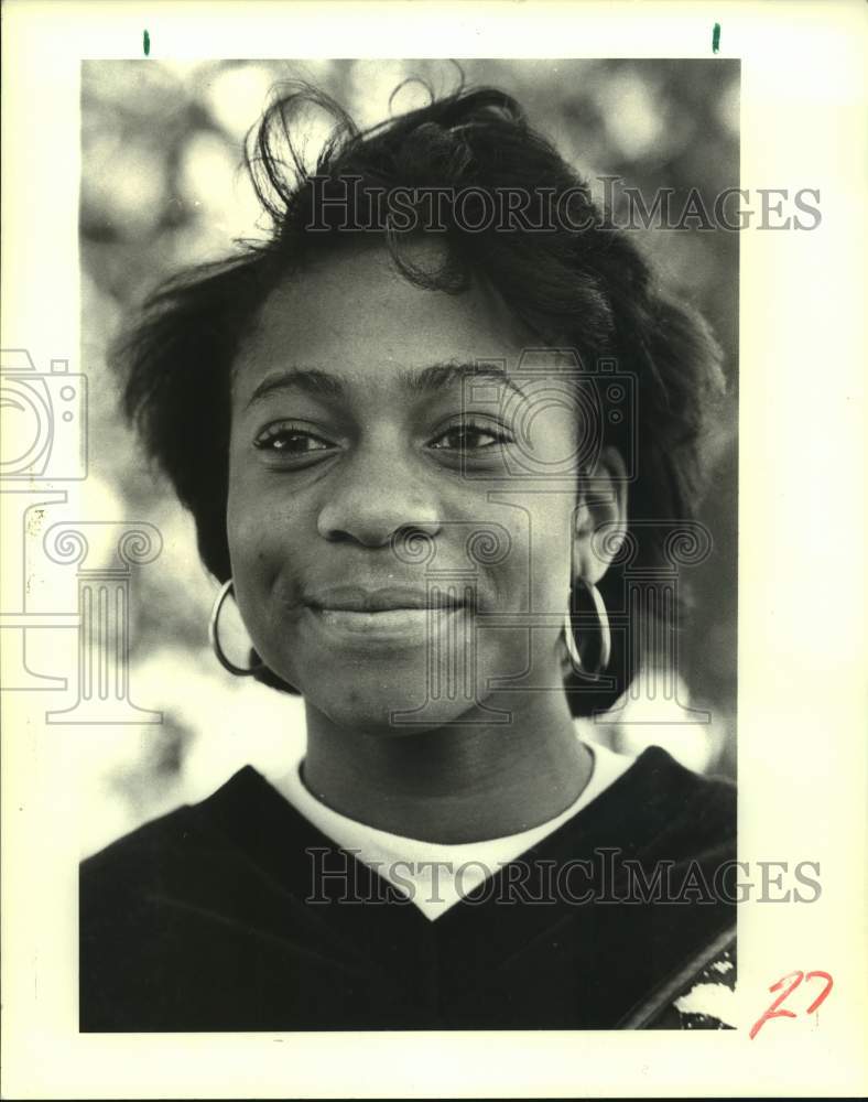 1989 Press Photo Country Day High track athlete Tracy Harris - nos15875- Historic Images