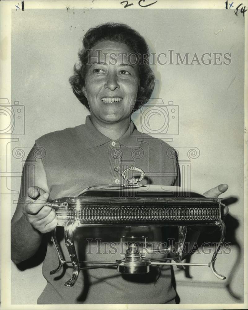 1972 Press Photo Timberlane champion golfer Mrs. Martha Harlan - nos15963- Historic Images