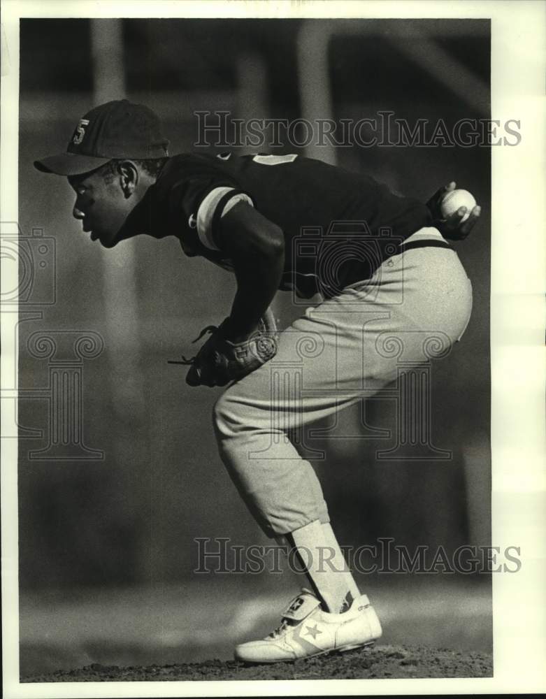 1986 Press Photo McDonogh High baseball pitcher Gregory Hunter - nos16286- Historic Images