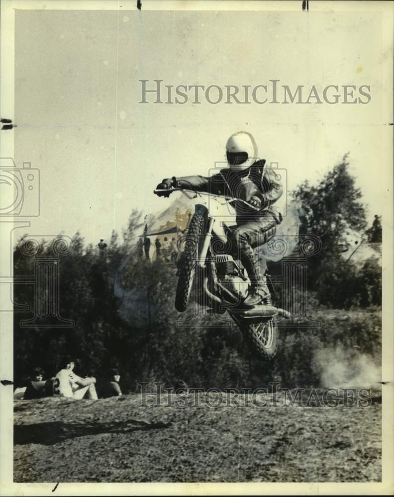 1973 Press Photo Motocross racer Daryll Hill - nos16494- Historic Images