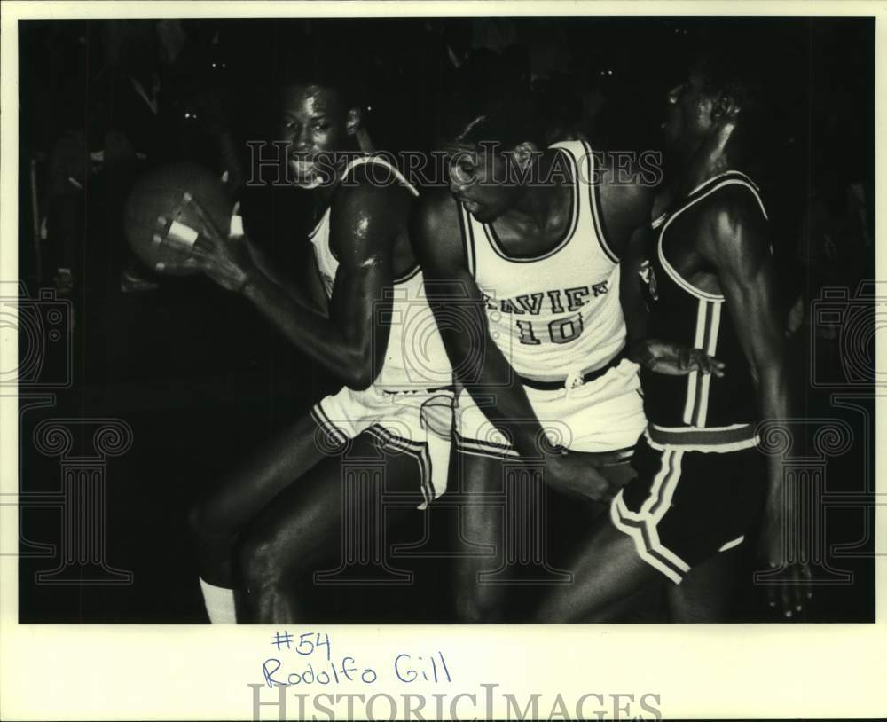 1983 Xavier college basketball payer Rodolfo Gill - Historic Images