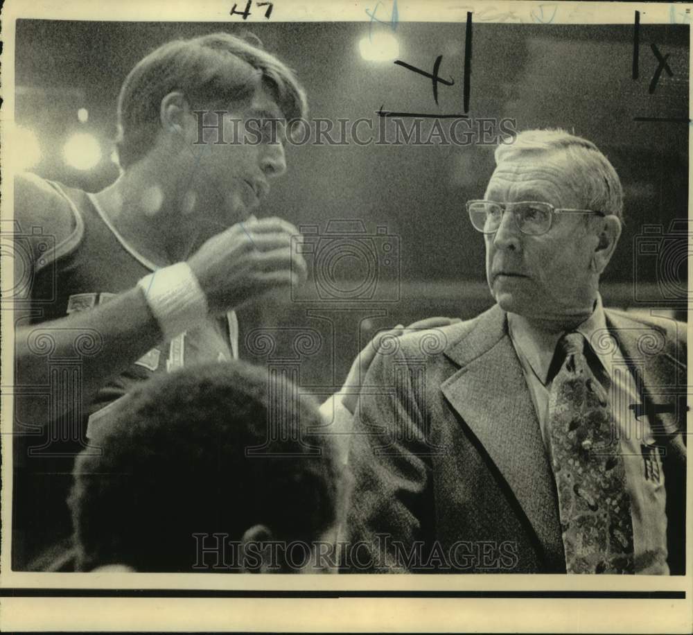 1974 Press Photo UCLA college basketball coach John Wooden - nos16719 - Historic Images