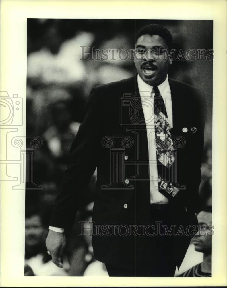 1990 Press Photo Grambling college basketball coach Aaron James - nos17529- Historic Images
