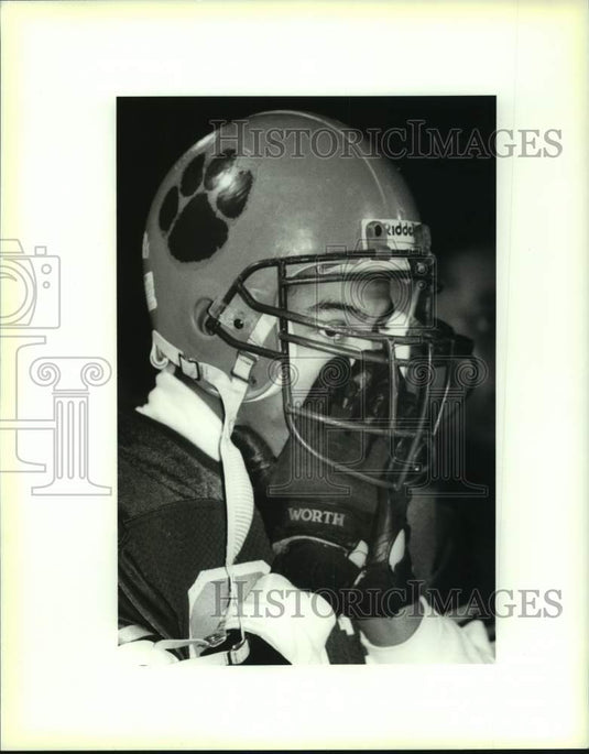 1993 Press Photo Karr High football player Henry Ortiz vs. Breaux Bridge- Historic Images