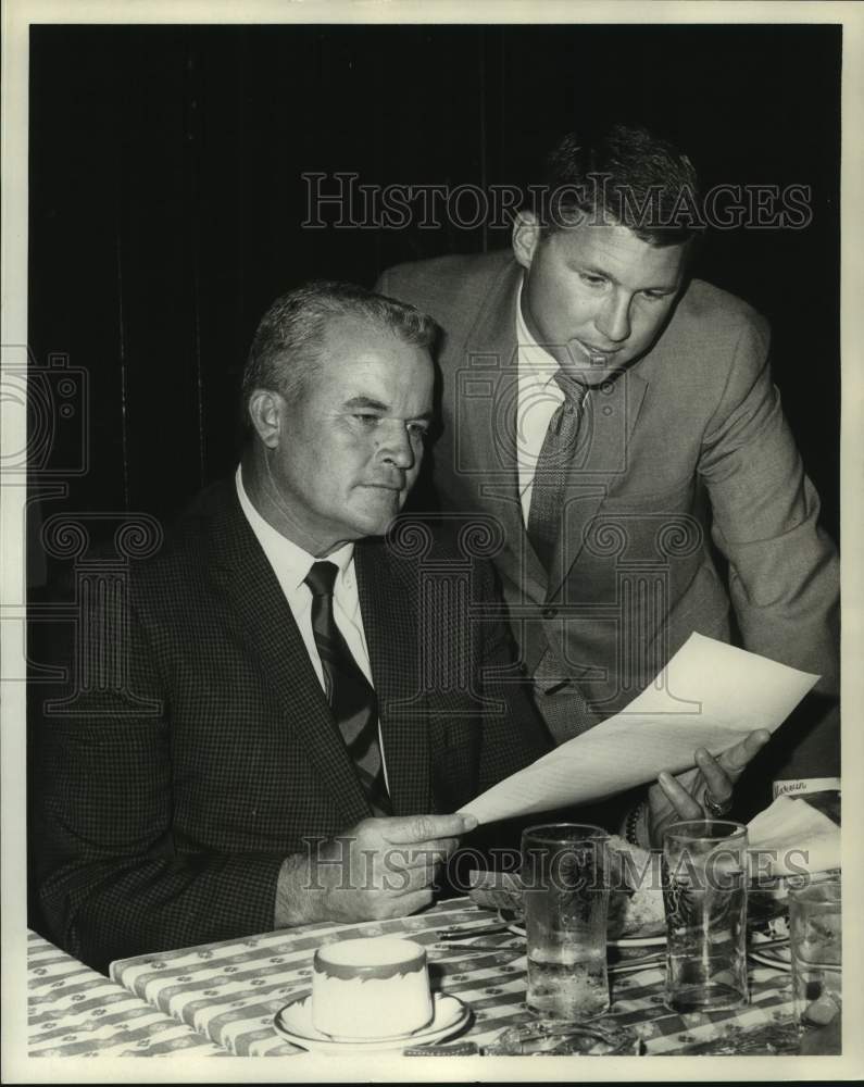 1971 Press Photo Tulane coaches Jim Pittman and Marv Kristynik - nos17625- Historic Images