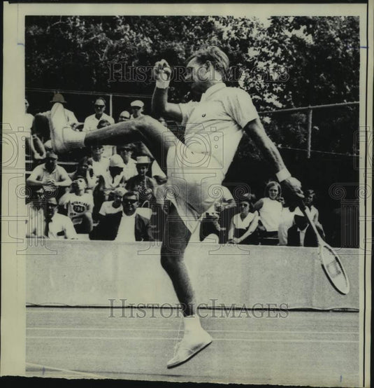 1968 Press Photo Tennis player Rod Laver plays the Binghampton Masters - Historic Images