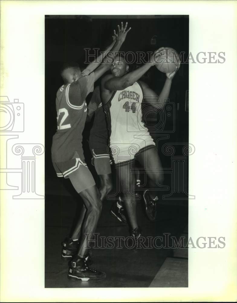 1992 Press Photo Cohen and Walker play boys high school basketball - nos18179- Historic Images