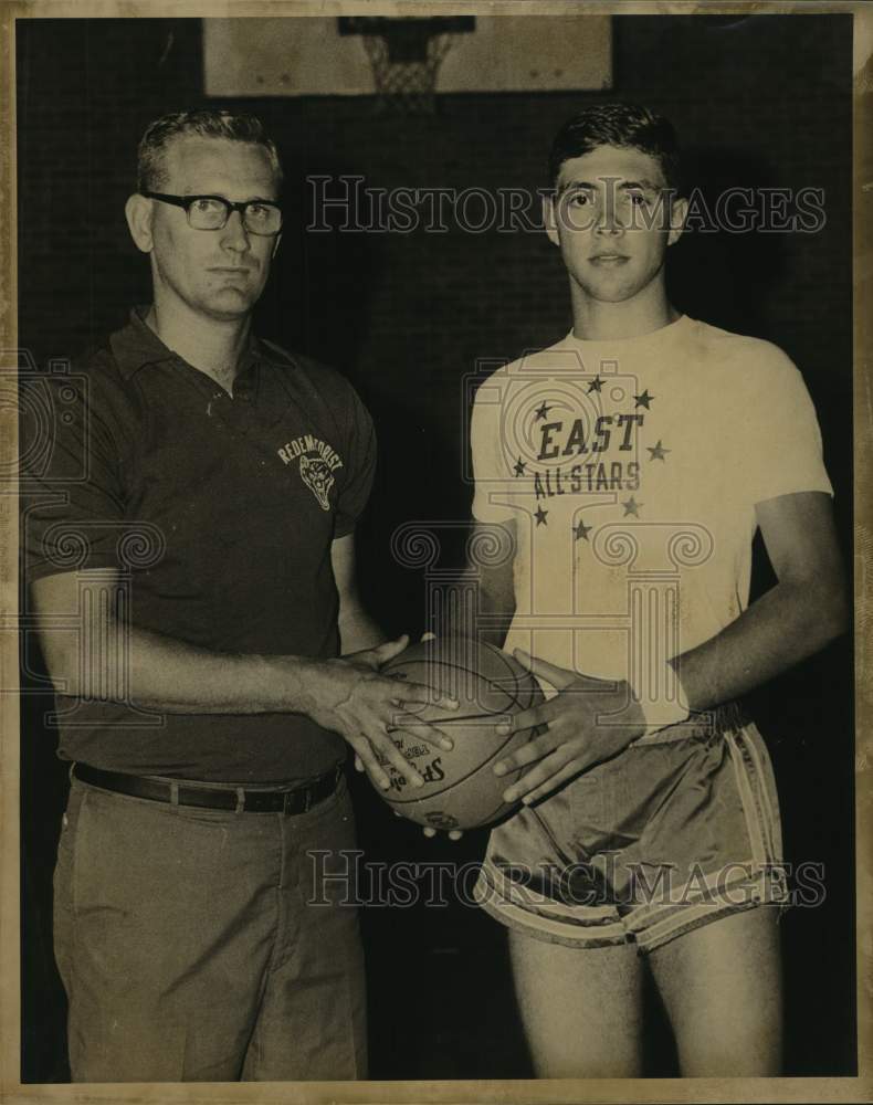 1968 Press Photo Basketball player Stanley Lee of West Jeff, coach Elvin McGann - Historic Images