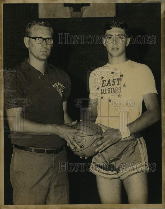 1968 Press Photo Basketball player Stanley Lee of West Jeff, coach Elvin McGann - Historic Images