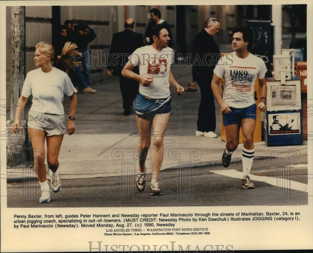 1990 Press Photo Urban jogging coach Penny Baxter and fellow runners - nos18965 - Historic Images