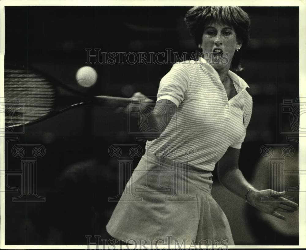 1984 Press Photo Tennis player Jenny Klitch plays the Virginia Slims-New Orleans - Historic Images