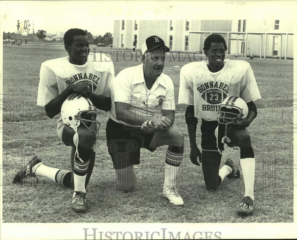 1979 Press Photo Football - Bonnabel&#39;s Zeph Jensen with Jessie &amp; Oliver Chairs- Historic Images