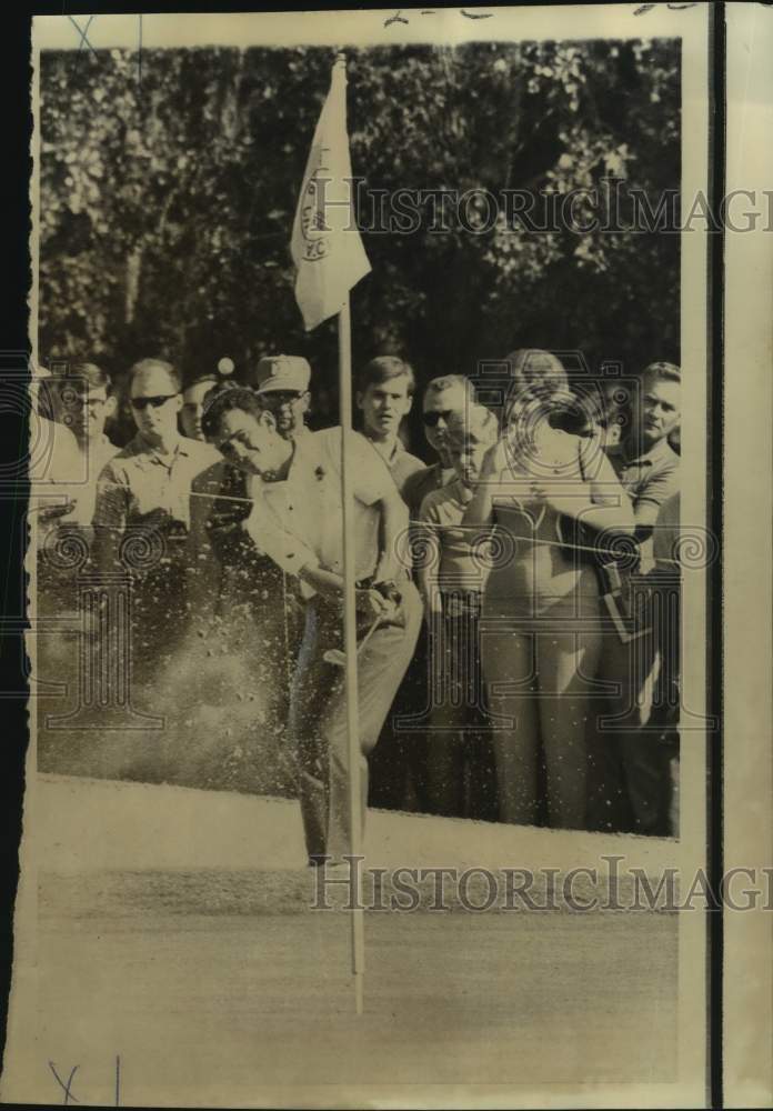 1967 Press Photo Golfer Tony Jacklin plays the Ryder Cup in Houston - nos19586 - Historic Images