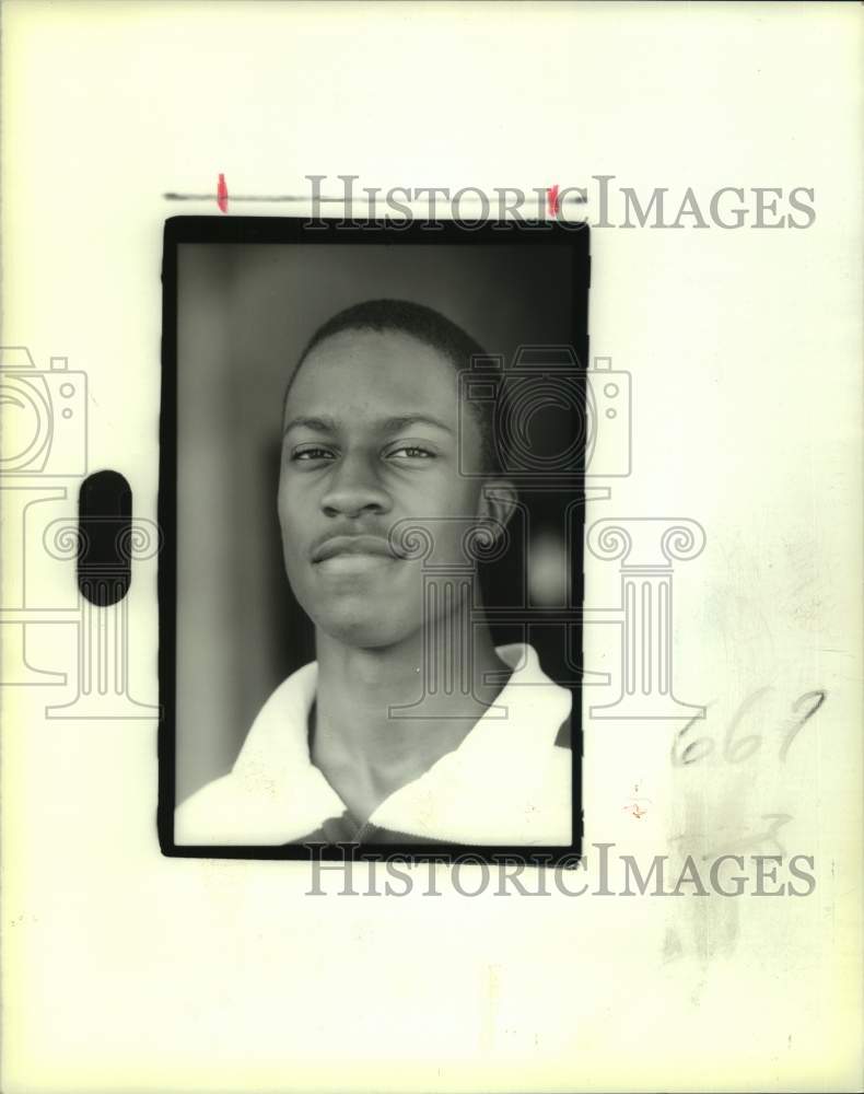 1988 Press Photo Football - Tiv Johnson of Ben Franklin High School - nos19644- Historic Images