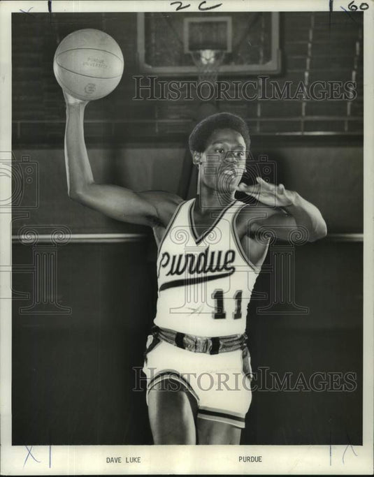 1971 Press Photo Purdue University basketball guard Dave Luke ready to throw - Historic Images