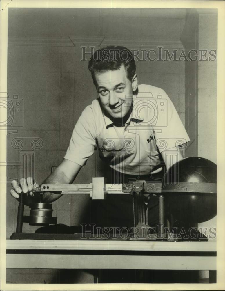 1967 Press Photo Johnny King weighs a bowling ball - nos21821- Historic Images